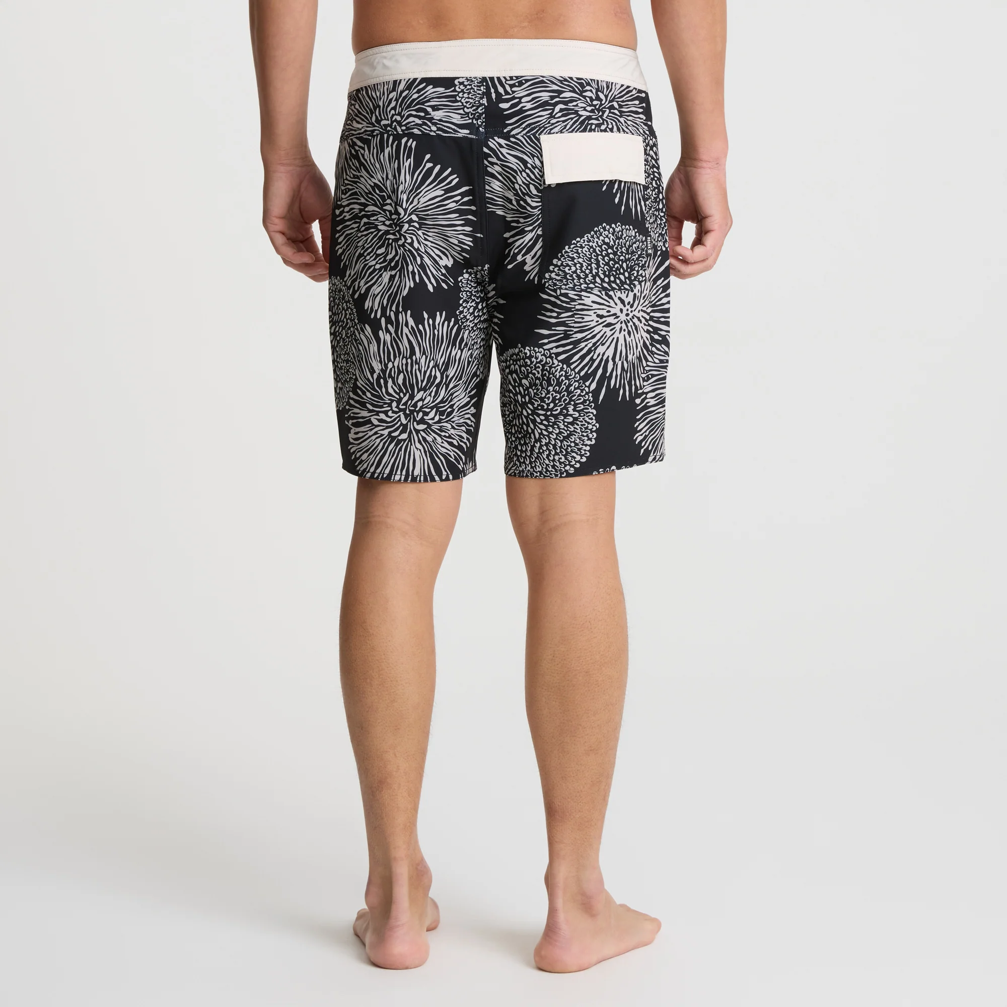 Passage 18.5" Boardshorts - Black Floral - Image 4